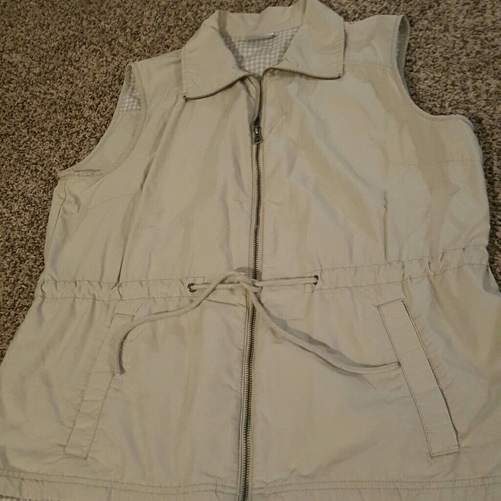 Columbia vest